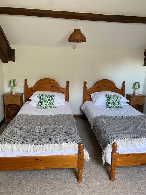 Woodland View At Hewish Mill Villa Bittadon ภายนอก รูปภาพ